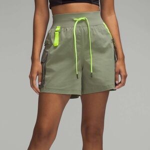 Lululemon Multi-Pocket Cargo High-Rise Hiking Short 5” Laurel Green